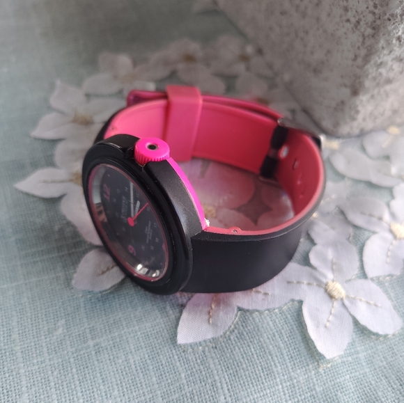 Prestige Medical for Nurse 100M Quartz Watch Swatch Style Pink and Black - Picture 4 of 7